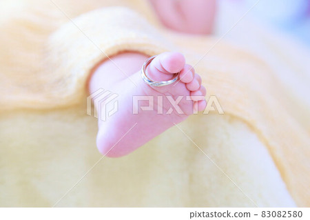 新生兒照片，2個月大的嬰兒 83082580