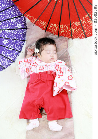 新生兒照片，2個月大的嬰兒 83082598