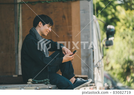 Smartphone and truck driver 83082719