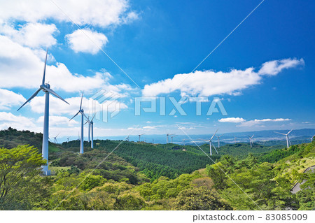 [Wind power generation in the Aoyama Highlands] Kachiji, Iga City, Mie Prefecture 83085009