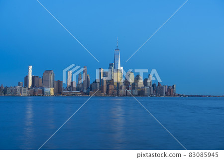 Manhattan Skyline from New Jersey at twilight, New York,USA. Manhattan Skyline from New Jersey at twilight, New York,USA. 83085945