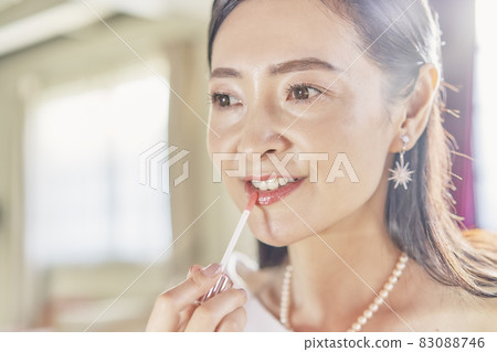 女人化妝 83088746