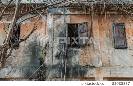 Old wooden windows on the old wall. 83088887
