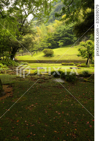 Fresh green Sengan-en Fresh green Sengan-en 83089079