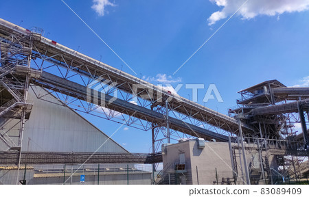 Loading corn for storage at a grain elevator Loading corn for storage at a grain elevator 83089409