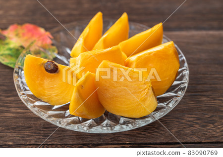 Cut Taaki persimmon Cut Taaki persimmon 83090769