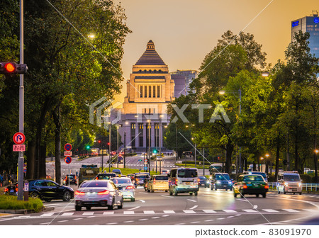 Tokyo cityscape of Japan Dissolution of the House of Representatives. The issue is measures against corona and balamaki. Red light ... Diet, sunset ... = October 14 83091970