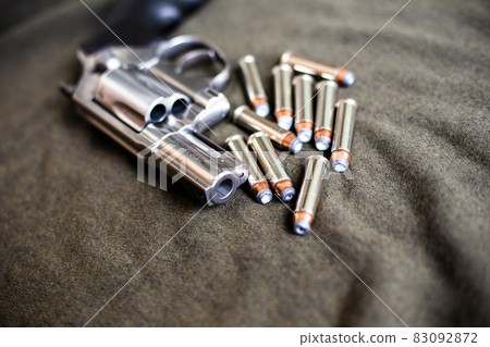 357 magnum conceal revolver gun with bullet 83092872