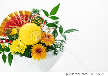 New Year's flower arrangement photo material 83095106