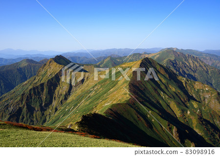 谷川山脈晴空萬里 83098916