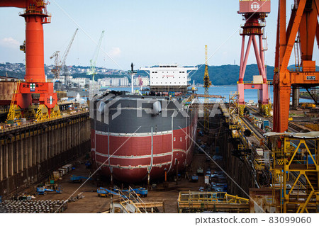 Shipbuilding industry and jib crane 83099060