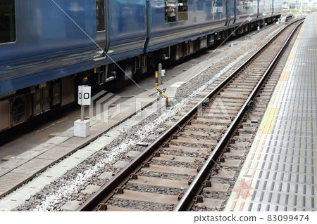 Zero Kilo Post on the Tokaido Line and Ueno Tokyo Line Lines 8 and 9 Tokyo Station 1-chome, Marunouchi, Chiyoda-ku, Tokyo 83099474