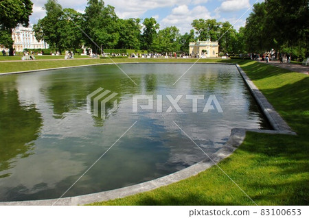 Russia, St. Petersburg, Catherine Palace, Ekaterina Park, bathtub above 83100653