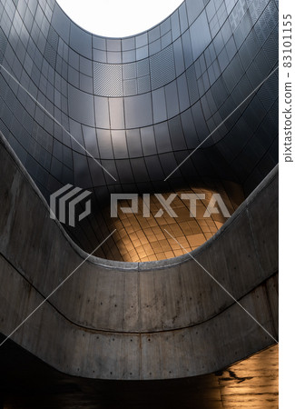 Dongdaemun Design Plaza landmark in Seoul, South Korea 83101155