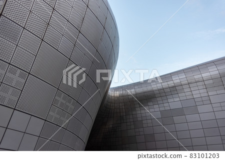 Dongdaemun Design Plaza landmark in Seoul, South Korea Dongdaemun Design Plaza landmark in Seoul, South Korea 83101203