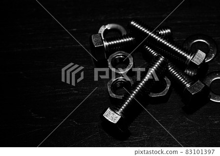 螺栓和螺母 83101397