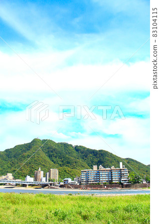 Scenery of Nagara Onsen, Mt.Kinka and Gifu Castle 83104115