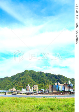 Scenery of Nagara Onsen, Mt.Kinka and Gifu Castle 83104116
