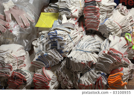 New working cotton gloves in stock 83108935