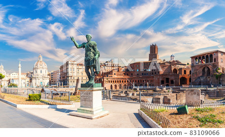 The Statue of Caesar by the Trajan's Market, Rome, Italy The Statue of Caesar by the Trajan's Market, Rome, Italy 83109066