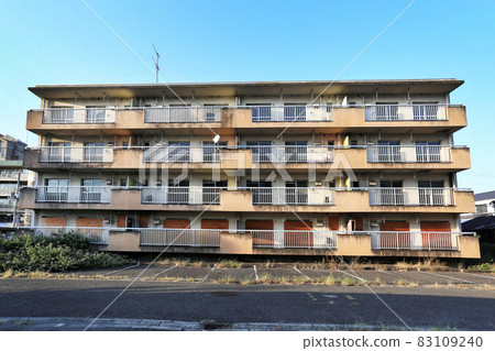 Abandoned housing complex, unmanned housing complex scheduled to be dismantled Abandoned housing complex, unmanned housing complex scheduled to be dismantled 83109240