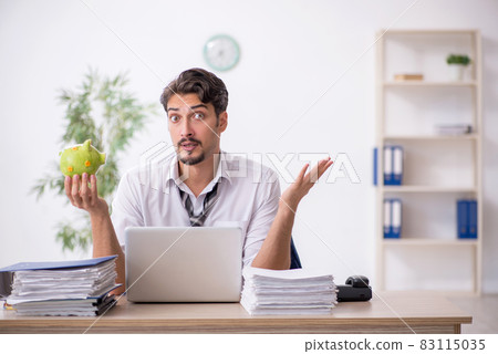 Young male employee in retirement concept Young male employee in retirement concept 83115035