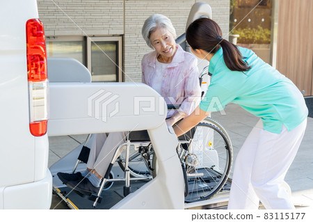 Care senior woman hospital helper carer Care senior woman hospital helper carer 83115177