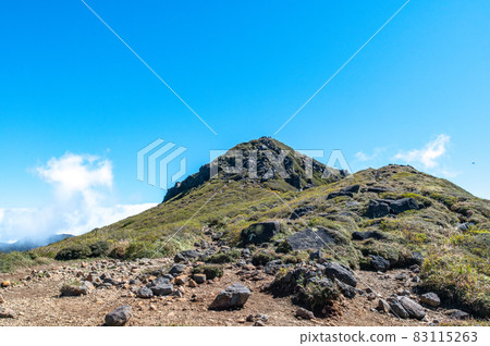 Kokonoe mountain climbing in autumn 83115263