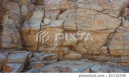 [鹿兒島縣與論島]赤崎海岸地表出露的古基岩的粗糙岩面 83116346