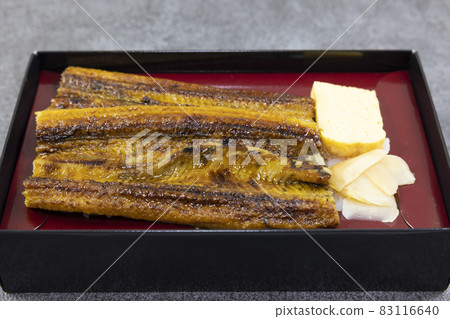 美味的星鰻豐盛的午餐 美味的星鰻豐盛的午餐 83116640