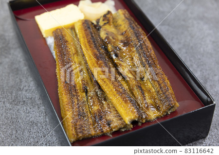 Delicious conger eel heavy lunch 83116642