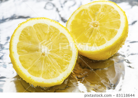 Lemon up cut in half Lemon up cut in half 83118644