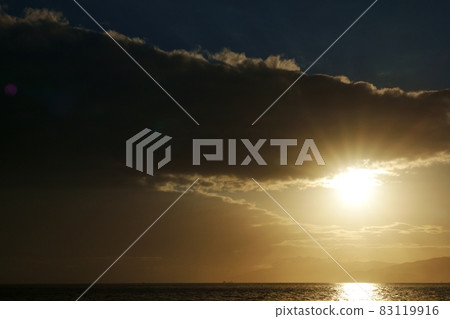 Evening view of typhoon No. 16 approaching ・ 2021/09/29 Evening view of typhoon No. 16 approaching ・ 2021/09/29 83119916