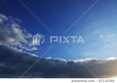 傍晚的天空接近16號颱風・ 2021/09/29 傍晚的天空接近16號颱風・ 2021/09/29 83120368