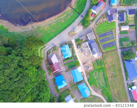 湖濱路/村莊的無人機照片〜無人機(豬苗代湖/西岸/會津若松福島縣赤井字屋Minato町) 湖濱路/村莊的無人機照片〜無人機(豬苗代湖/西岸/會津若松福島縣赤井字屋Minato町) 83121348