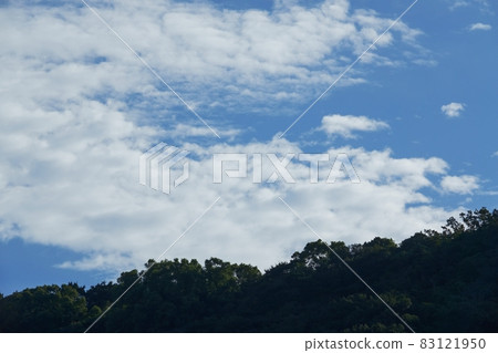 晴空萬里青山 83121950