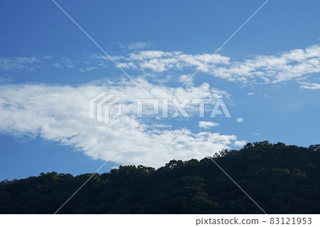 晴空萬里青山 晴空萬里青山 83121953