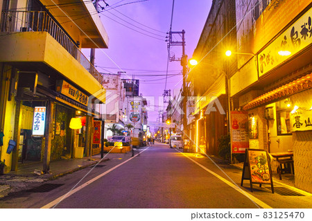 沖繩縣宮古島市西里街夜景 沖繩縣宮古島市西里街夜景 83125470