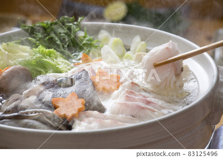 Que hot pot, Sawedged perch hot pot, popular Japanese hot pot dishes 83125496