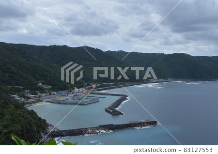 "Gina fishing port" seen from beating bats (Kinichi-gun, Kunigami-gun, Okinawa Prefecture) "Gina fishing port" seen from beating bats (Kinichi-gun, Kunigami-gun, Okinawa Prefecture) 83127553