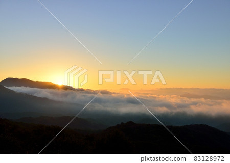 The sea of clouds on the Hiruzen Plateau from Kimendai 83128972