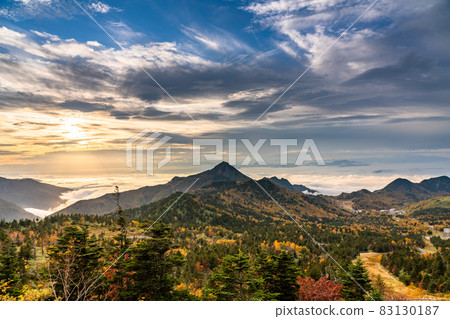 《Nagano Prefecture》 Autumn Shiga Kogen / Yokoteyama Sunset 《Nagano Prefecture》 Autumn Shiga Kogen / Yokoteyama Sunset 83130187