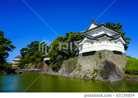 From the clear Shibata Castle Ruins Park to Shibata Castle Honmaru Tatsumi Tower (Shibata City, Niigata Prefecture) 83130854