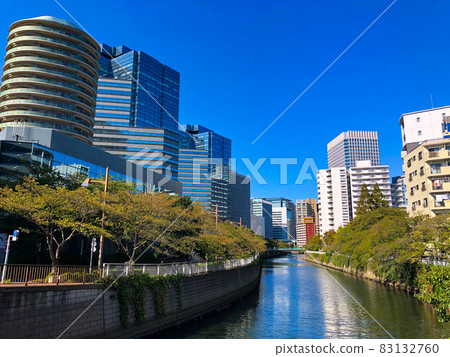 東京品川和大崎的尾關橋沿目黑川的建築 83132760