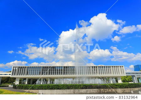 [Hiroshima Prefecture] Hiroshima Peace Memorial Museum Main Building under sunny weather 83132964