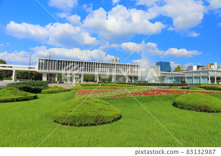 [Hiroshima Prefecture] Hiroshima Peace Memorial Museum Main Building under sunny weather 83132987