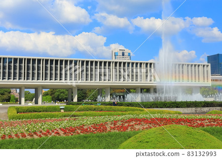 [Hiroshima Prefecture] Hiroshima Peace Memorial Museum Main Building under sunny weather 83132993
