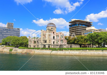 [Hiroshima Prefecture] Atomic Bomb Dome under sunny weather Tower 83133046