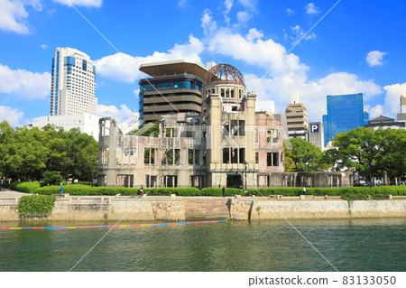 [Hiroshima Prefecture] Atomic Bomb Dome under sunny weather Tower 83133050