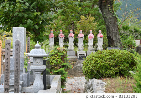 長瀞七草寺:真言宗千山派新勝寺六地藏尊 長瀞七草寺:真言宗千山派新勝寺六地藏尊 83133293
